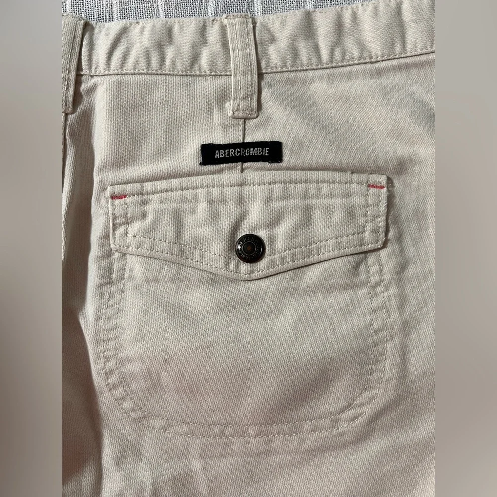 Abercrombie‎ & Fitch Shorts Womens Size 6 Beige Casual Button Fly Flap Pockets